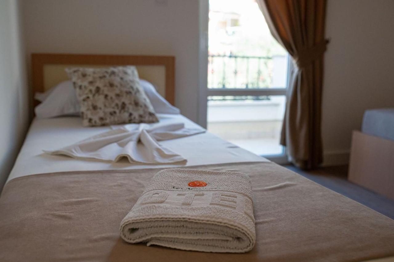 Guest House S-Lux Petrovac Exterior foto